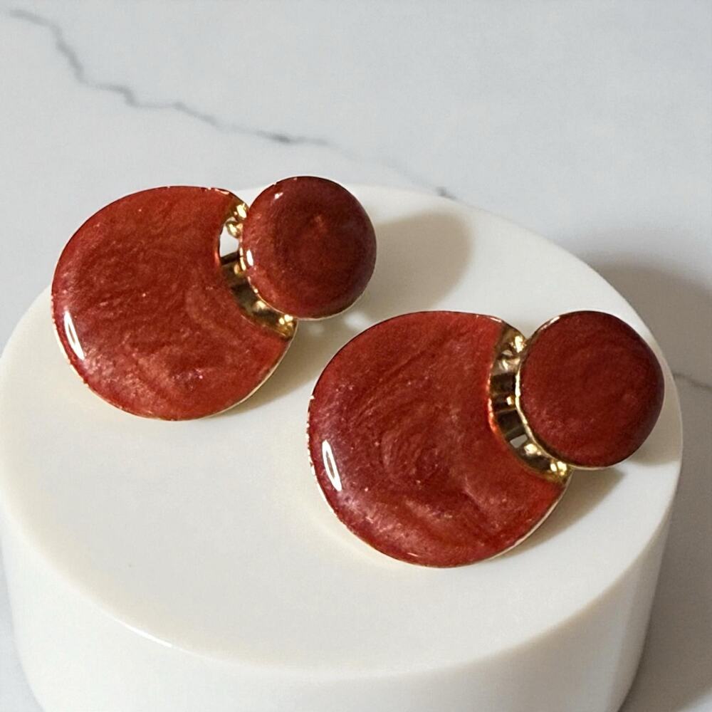 Vintage Red Enamel Earrings Womens Gold Tone Clip On Dangle 80s Avant-Garde
